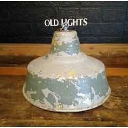 4 verweerd oude antieke industriéle hanglampen Brocante Lamp