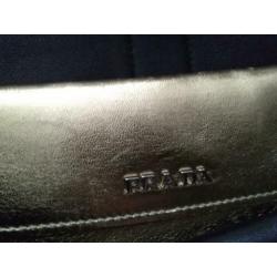 Prada vitello soft chain schouder tas.
