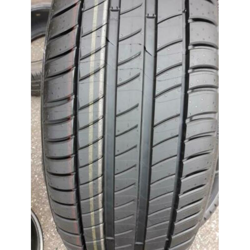 2 x 215/65/17 Michelin Primacy 3 Nieuw Nu 275,- incl montage