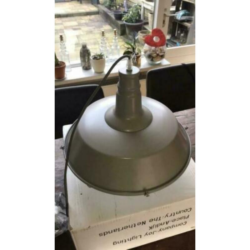 Robuuste hanglamp beton kleur