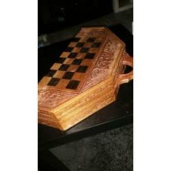 Mooi antiek groot schaak en backgammon spel (leuk houtsnijw