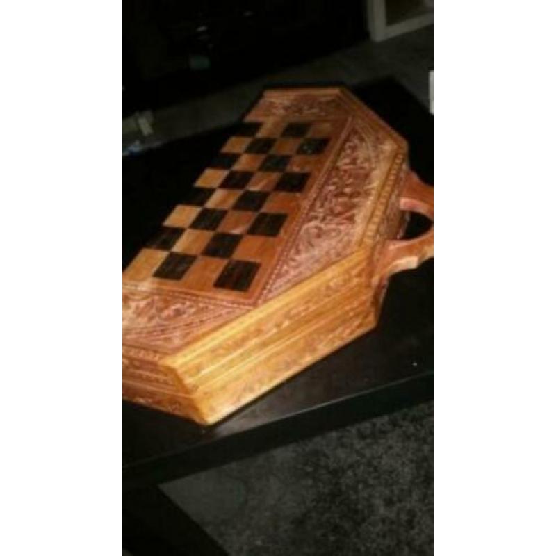 Mooi antiek groot schaak en backgammon spel (leuk houtsnijw