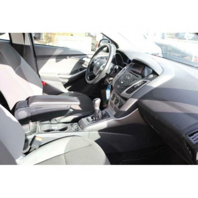 Ford Focus Wagon 1.0 EcoBoost Trend Airco Navigatie Zondag a