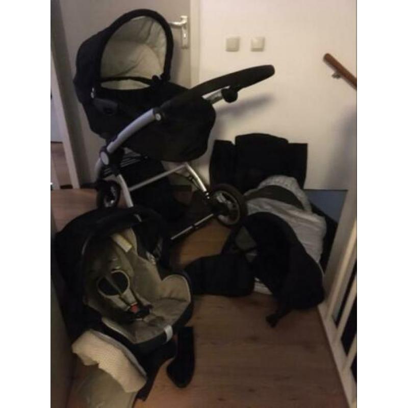 Zwarte MUTSY m MAXI COSI alles gewassen Gebr v 2 kleinkinder