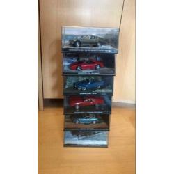 6x Vintage James Bond auto’s op schaal in doos