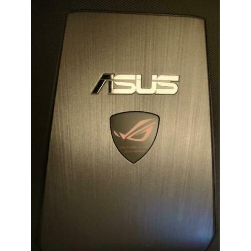 ROG GL552 gaming laptop ( Razer MECHANICAL GAMING KEYBOARD)