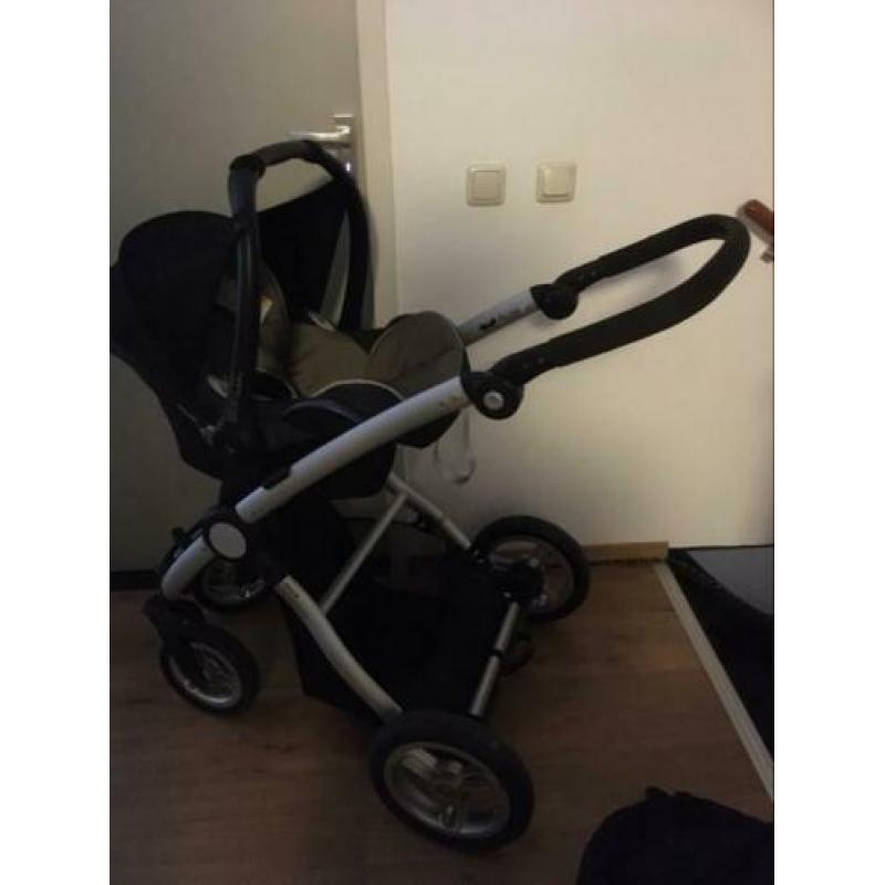 Zwarte MUTSY m MAXI COSI alles gewassen Gebr v 2 kleinkinder
