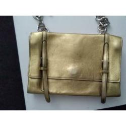 Prada vitello soft chain schouder tas.