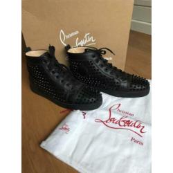 Christian Louboutin “Louis Flat Calf/Spikes” black maat 42,5