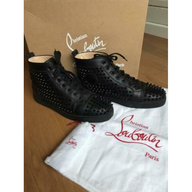 Christian Louboutin “Louis Flat Calf/Spikes” black maat 42,5