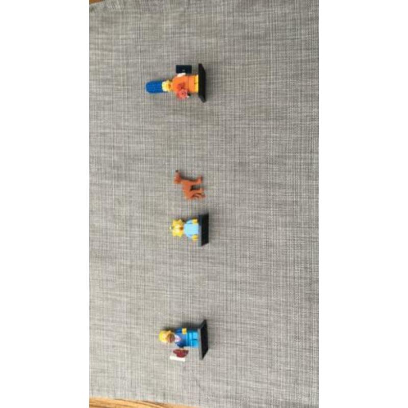 Lego Simpsons poppetjes €4,- per stuk.