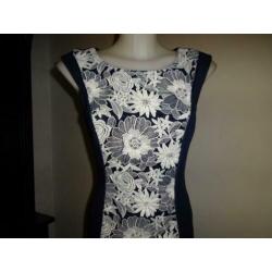 D4A Phase Eight schitterende jurk nacht blauw bloemen erop S