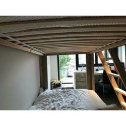 Stapelbed hoogslaper van steigerhout