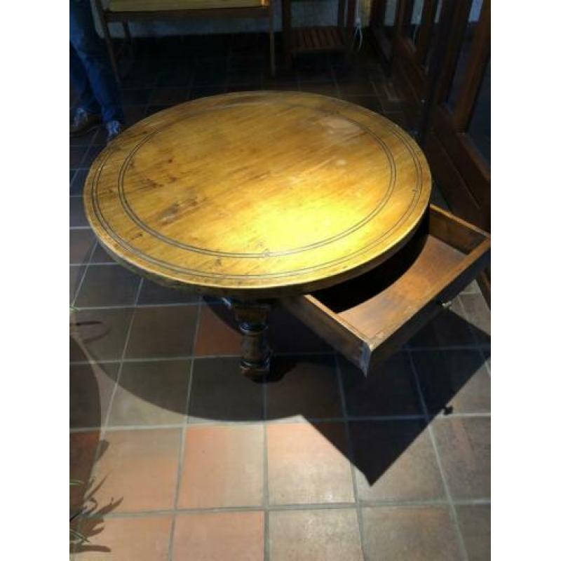 Eiken salontafels met lade doorsnede 110cm hoogte 54cm