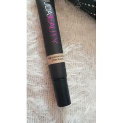 Huda Beauty Concealer 001
