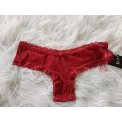 Rode sexy kanten slip van Hunkemoller maat XS