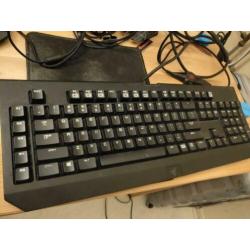 ROG GL552 gaming laptop ( Razer MECHANICAL GAMING KEYBOARD)