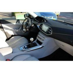 Peugeot 308 1.6 THP 1.6 THP Allure Panoramadak Navigatie Lee
