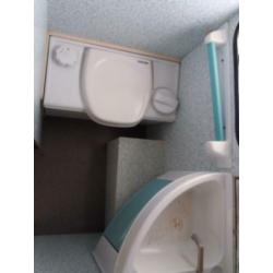nette 4 persoons Bamba 375 met stapelbed en vast toilet