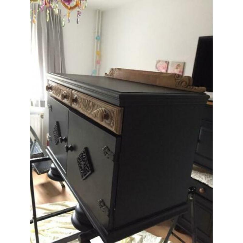 Dressoirtje/ commode/ kastje zwart met laatjes en n schap