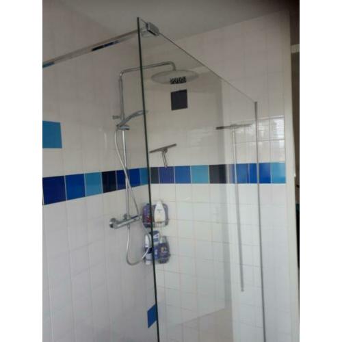 Glazen douche wand