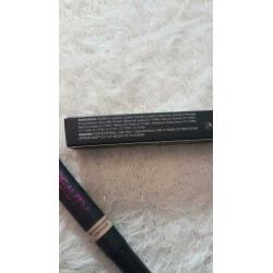 Huda Beauty Concealer 001