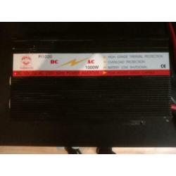 Zware accu varta met omvormer 1000 watt