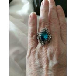 Mooie antique look 925zilveren ring met blauw opaas maat 18