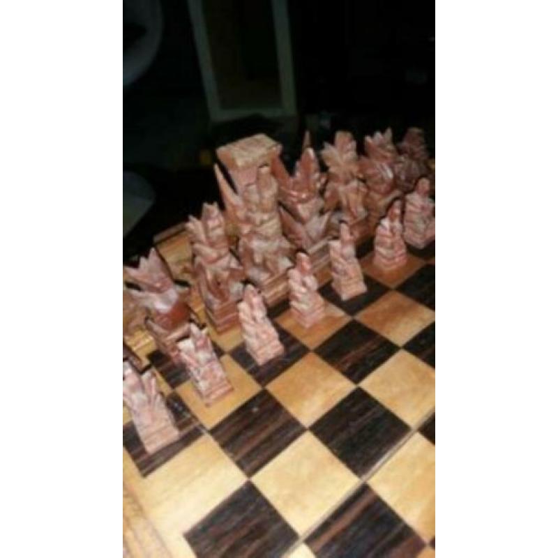Mooi antiek groot schaak en backgammon spel (leuk houtsnijw