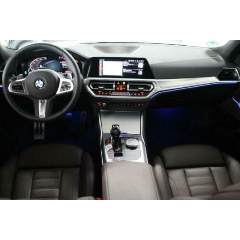 BMW 3 Serie 330i High Executive M Sport / Schuif-Kanteldak /