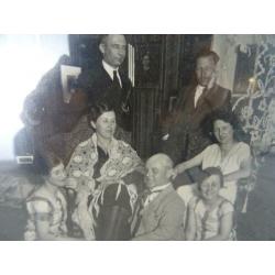 Antieke lijst + markante familiefoto foto 1920 curiosa kunst