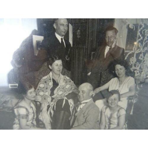 Antieke lijst + markante familiefoto foto 1920 curiosa kunst