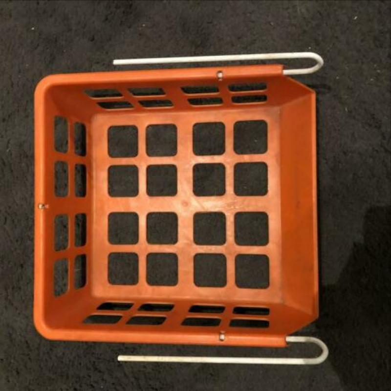 Retro hangmandje oranje voor aan plank /kast