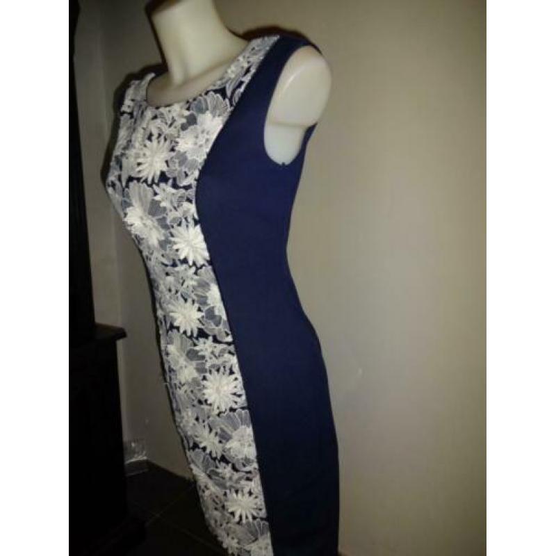 D4A Phase Eight schitterende jurk nacht blauw bloemen erop S