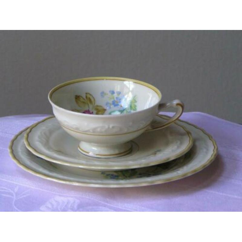 Ontbijtsetje vintage dejeuneetje met bloem kraamcadeautje