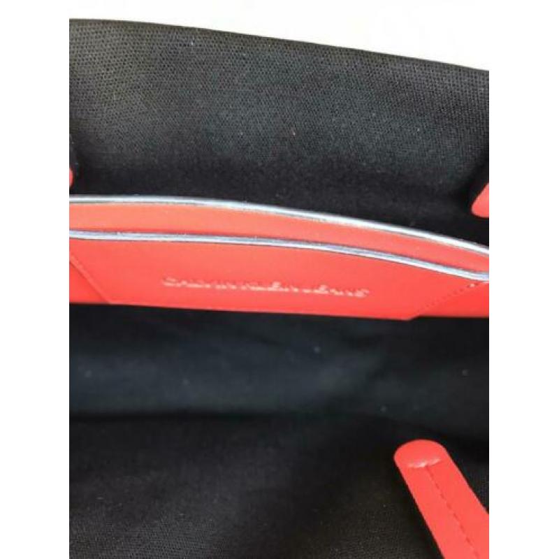 Nieuw rode tas sculpted barrel bag met logo Calvin klein!
