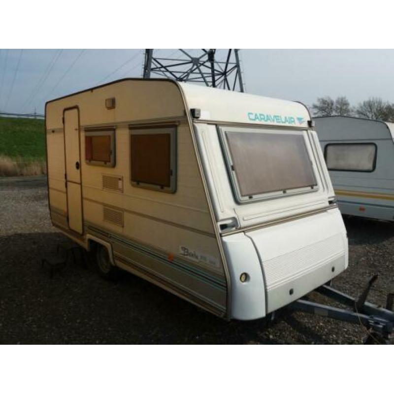 nette 4 persoons Bamba 375 met stapelbed en vast toilet