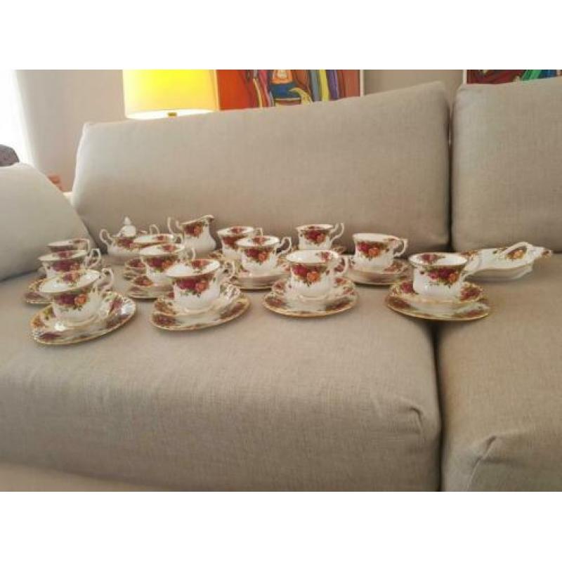 Royal Albert Old country roses ,compleet grote koffie 12 per