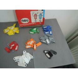 Doos met ruim 90 sleutellabels