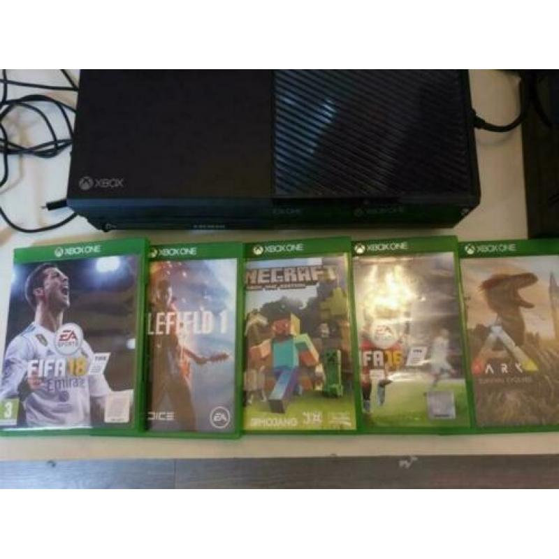 Xbox One 500gb plus controller & 5spellen!