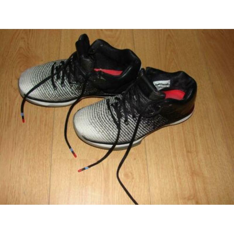 Air jordan zaalsport schoenen maat 40