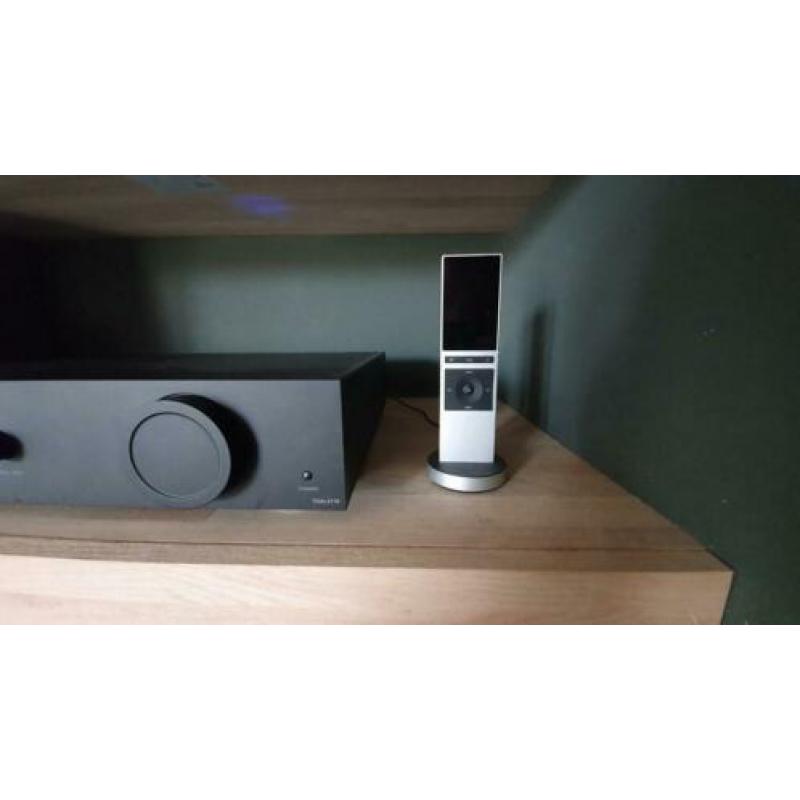 NEEO 3 x brain 2 x remote compleet