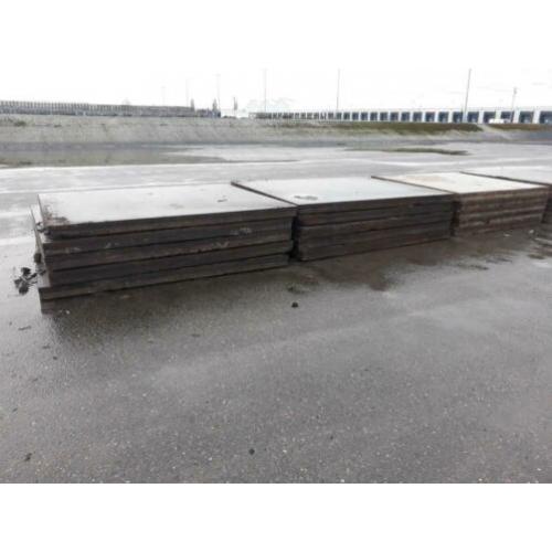 Stelconplaten 2,05 bij 2,45. Met hoeklijn. 10 stuks.