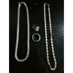 Zilver sieraden.