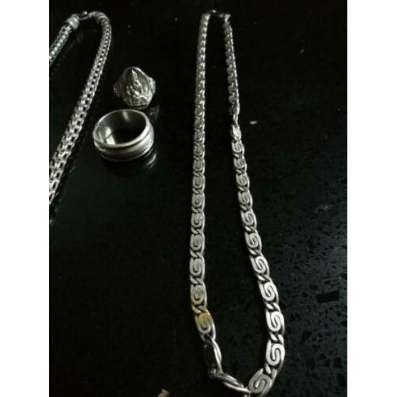 Zilver sieraden.