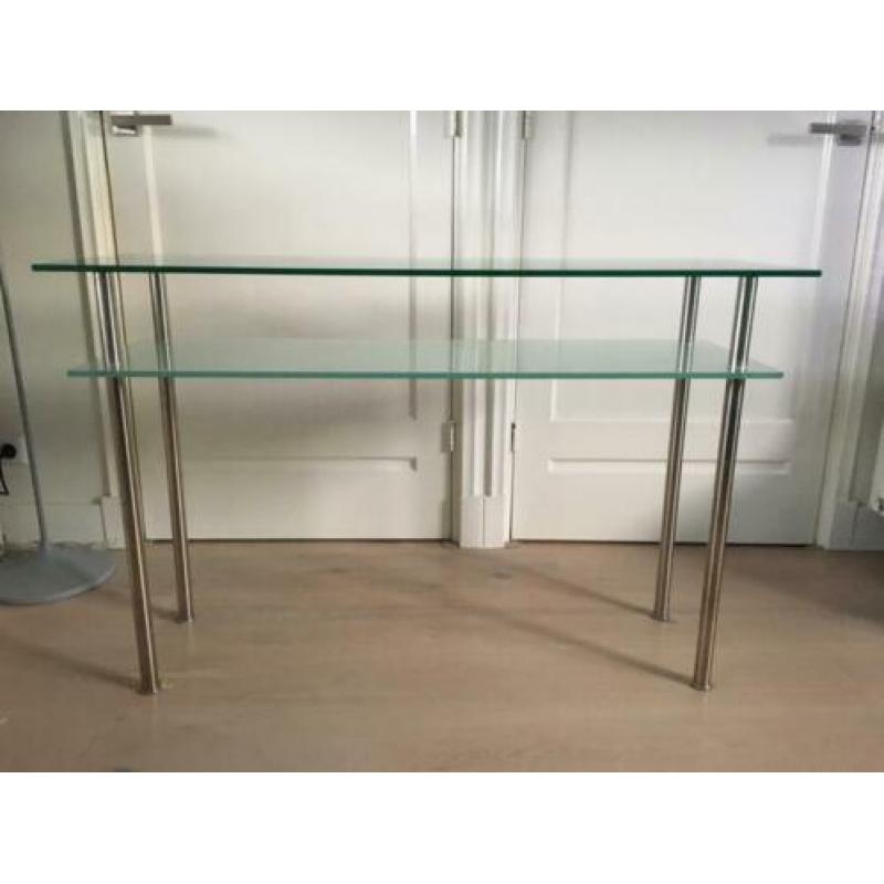 Design sidetable: glas, melkglas en rvs poten