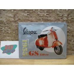 leuke hebbedingetjes vespa, mokken, metalen borden, klok