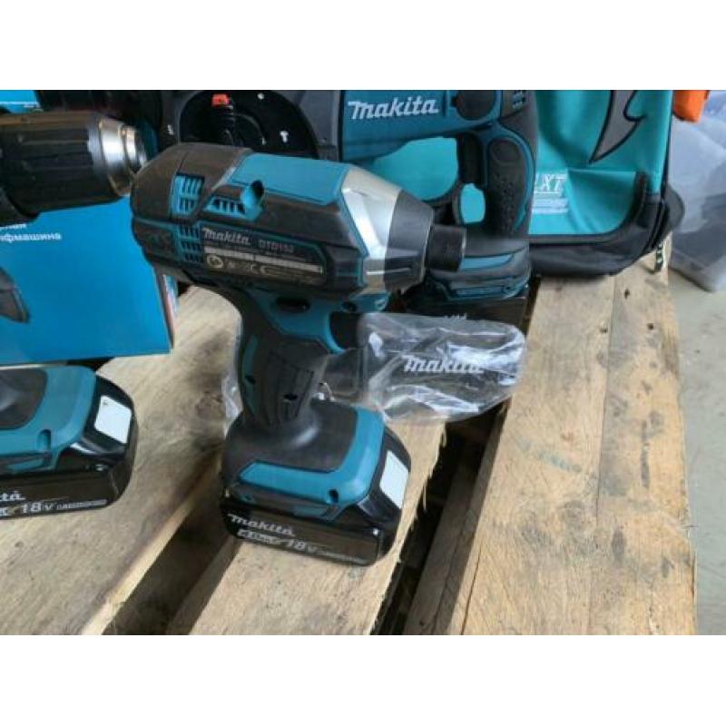 Makita Combiset 4 delig met 3x 4.0A.H accu gloednieuw