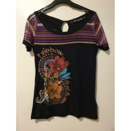 Leuk shirtje van Desigual in maat XS