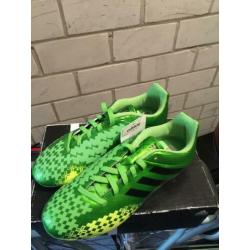 Footbaal schoenen nieuwe maat 38.5